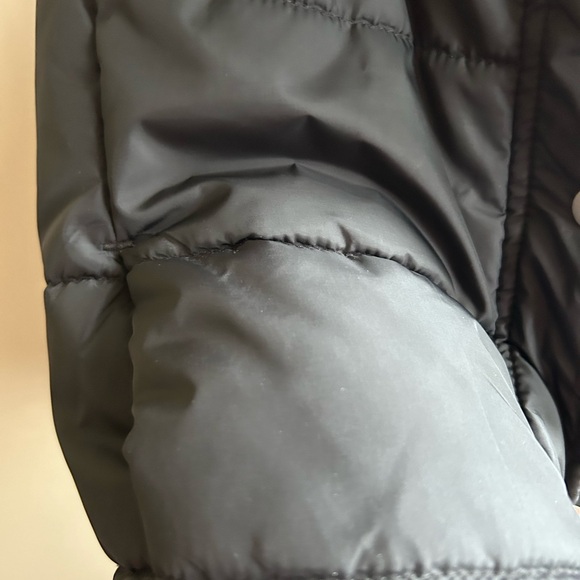 Smart Set ladies puffy vest. - Picture 5 of 7